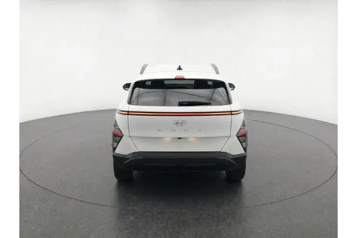 $18446 : Hyundai KONA 2024 SEL 4dr Cr image 7