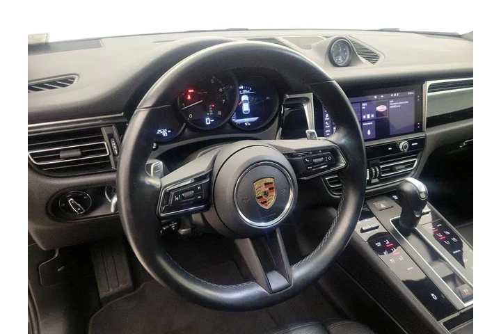 $38998 : Porsche Macan 2023 AWD T 4dr image 10