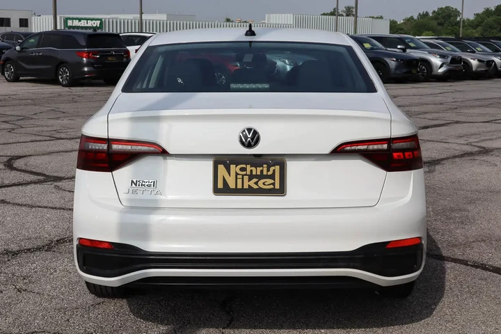 $19187 : 2022 Jetta S Auto image 5