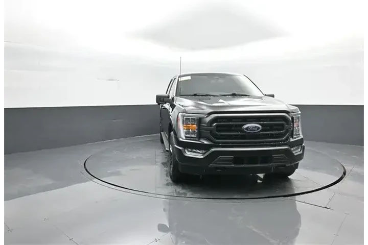 $39845 : Ford F-150 2023 4x4 XLT 4dr image 2