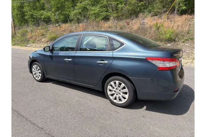 $6490 : Nissan Sentra 2013 S 4dr Sed image 5