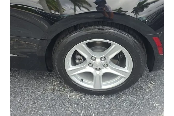 $21990 : Chevrolet Camaro 2023 LT 2dr image 7