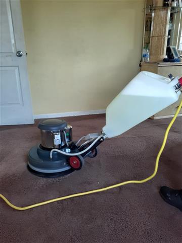 Roberto's carpet cleaning image 2