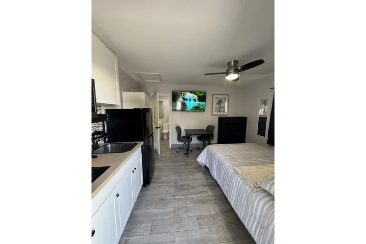 $1200 : Se Renta apt. Studio Amueblado image 3