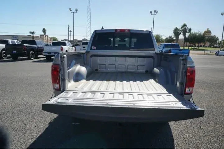 $28995 : Ram 1500 Classic 2023 4x4 SL image 7