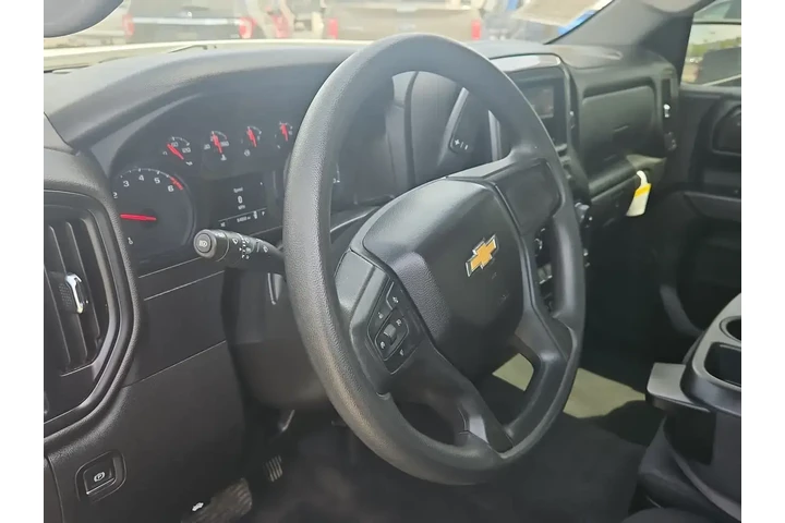 $30000 : Chevrolet Silverado 1500 202 image 2