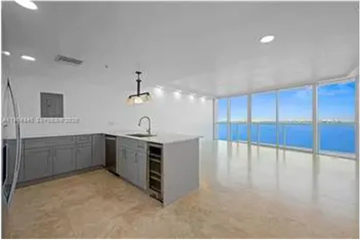 $4200 : Rental property with 1 bedro image 7