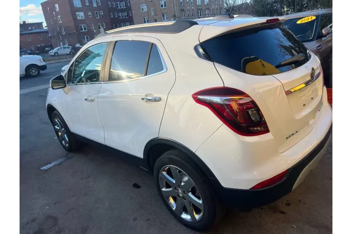 $9999 : 2018 Encore Preferred II image 9