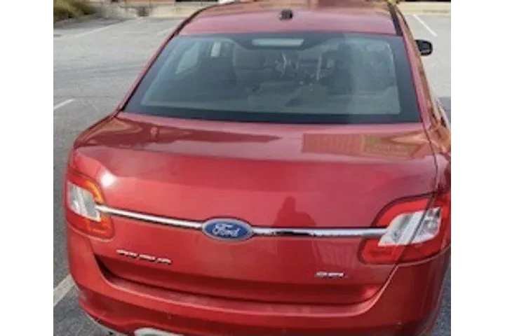 $3800 : Ford Taurus 2011 SEL 4dr Sed image 5