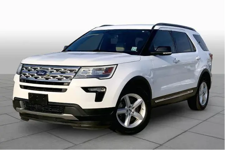 $8892 : Ford Explorer 2018 XLT 4dr S image 1