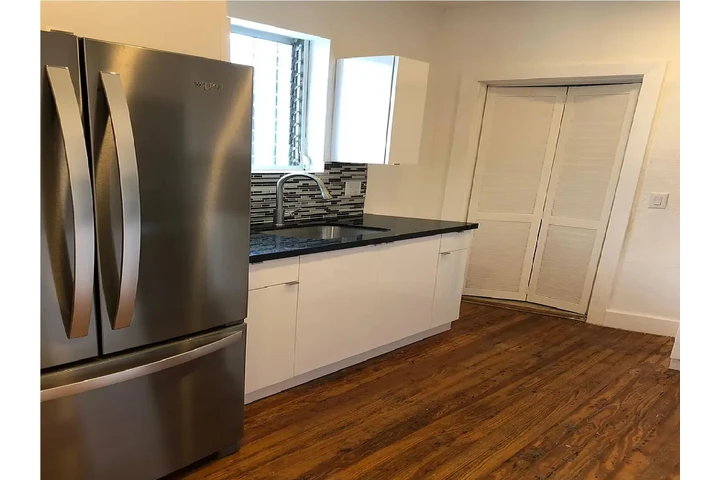 $1000 : charming Beautiful 2 bedroom image 4