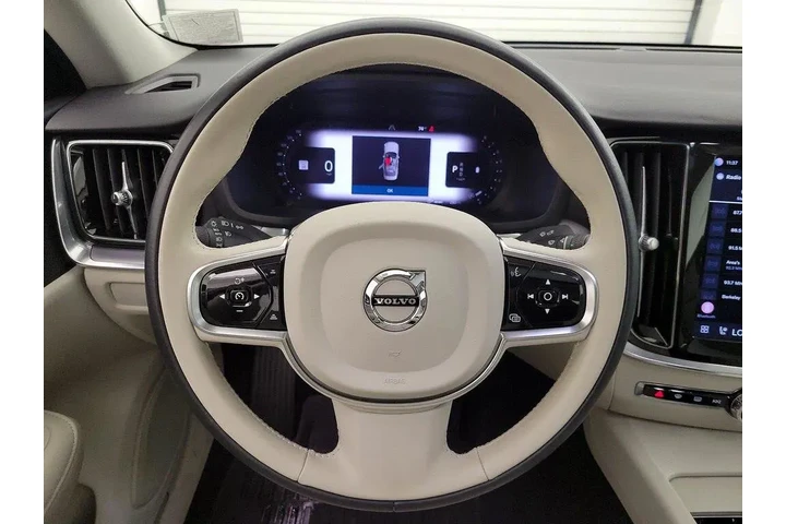 $29998 : Volvo S60 2024 B5 Core Dark image 10