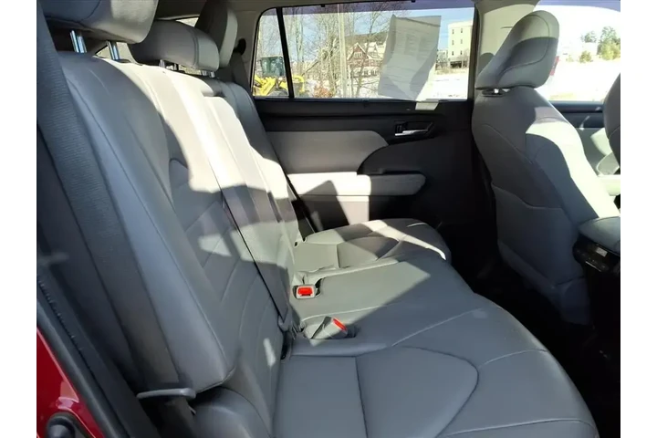 $35569 : Toyota Highlander 2022 AWD X image 8