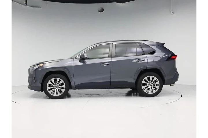 $26998 : Toyota RAV4 2020 AWD XLE Pre image 3