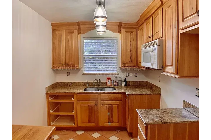 $1110 : House For Rent image 4