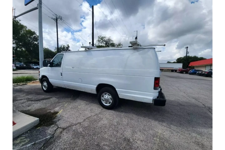 $11995 : 2011 FORD E350 SUPER DUTY CAR image 4