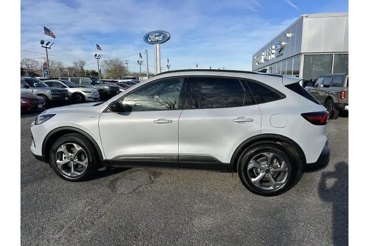 $31095 : Ford Escape 2025 AWD ST-Line image 9