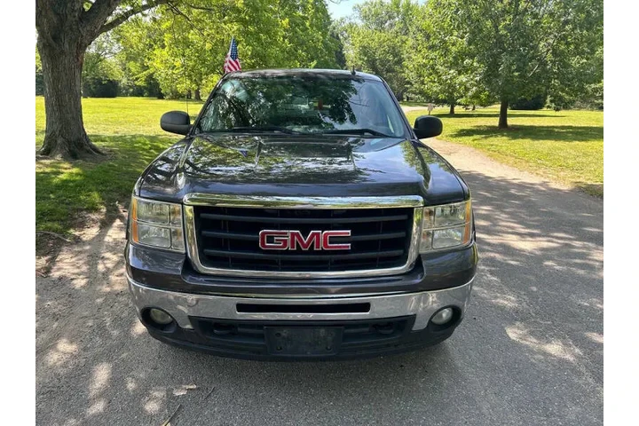 $5995 : 2011 GMC Sierra 1500 SLE image 9