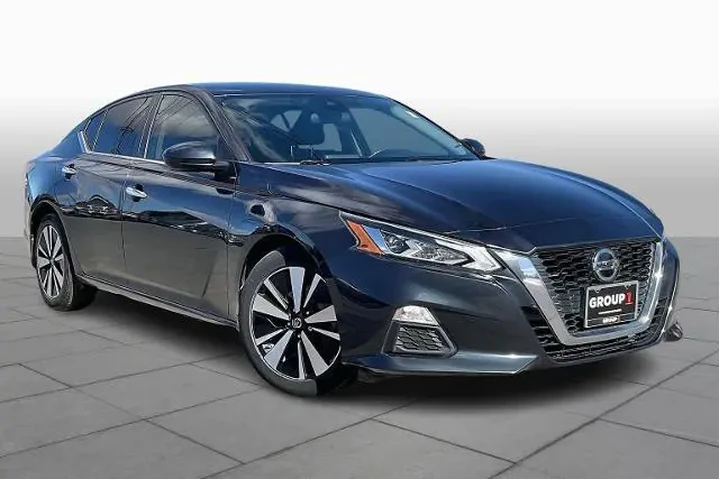 $19986 : Nissan Altima 2022 2.5 SV 4d image 2