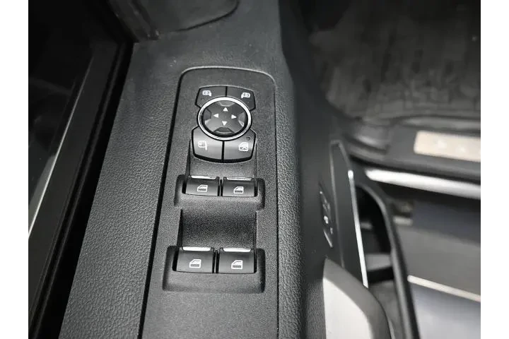 $35991 : Ford F-150 2019 4x4 Platinum image 6