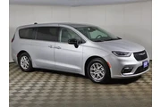 $24799 : Chrysler Pacifica 2024 Touri thumbnail