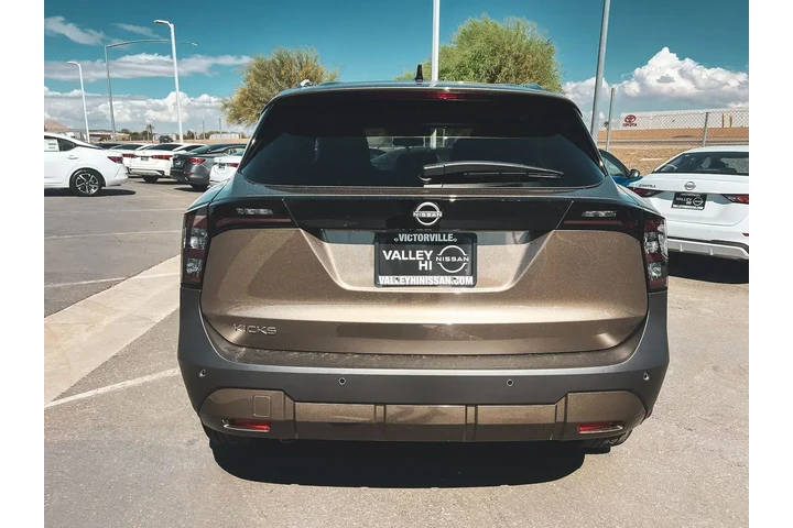 $22997 : Nissan Kicks 2026 SV 4dr Cro image 6