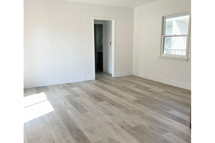 $1100 : Moderno apto, listo para ti image 3