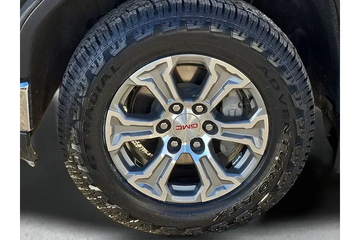 $39582 : GMC Sierra 1500 2025 4x2 SLT image 9