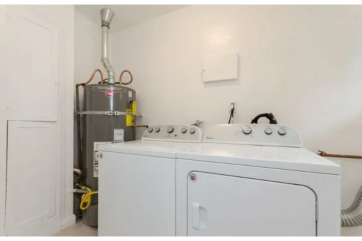 $2190 : 2 Bed Home Available For Rent image 4