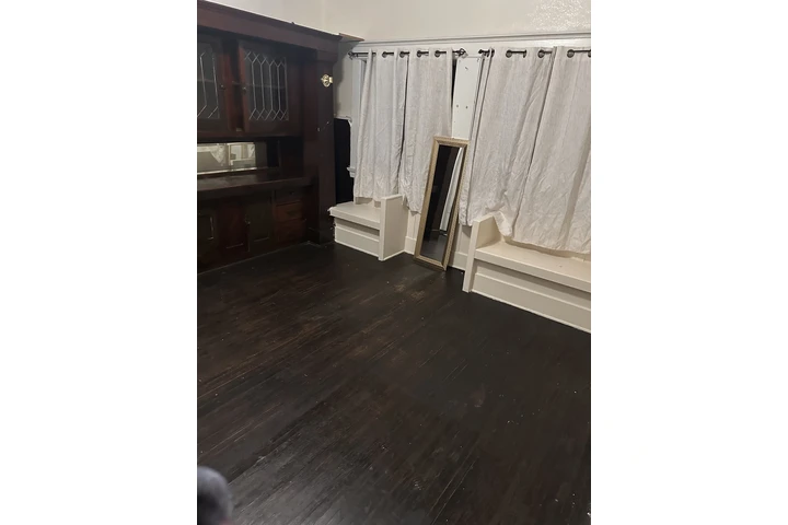 $990 : Cuarto en renta image 4