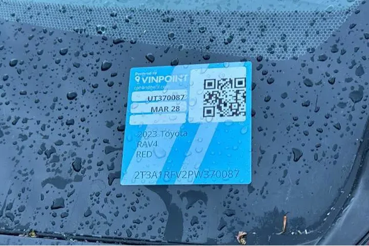 $33991 : Toyota RAV4 2023 AWD XLE Pre image 3