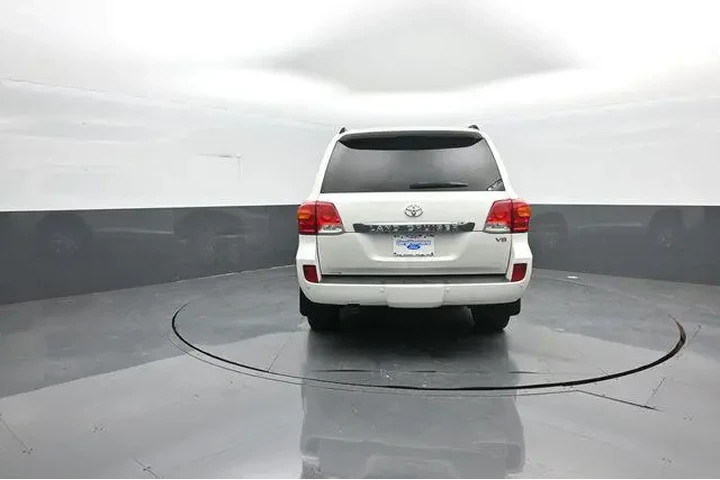$33892 : Toyota Land Cruiser 2013 AWD image 6