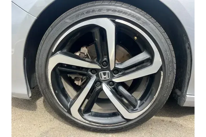 $17575 : Honda Accord 2018 Sport 4dr image 9
