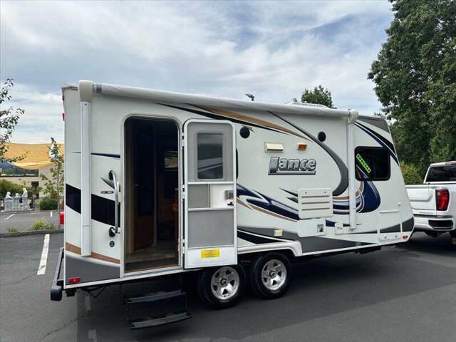 $14900 : 2011 Lance 1685 image 4