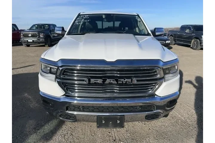 $35995 : Ram 1500 2020 4x4 Laramie 4d image 2