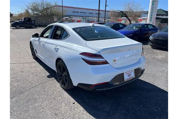 $33338 : Genesis G70 2023 AWD 2.0T 4d image 6