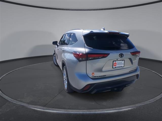 $39500 : PRE-OWNED 2021 TOYOTA HIGHLAN image 7