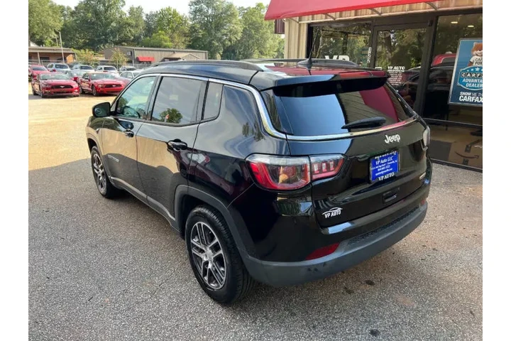 $10499 : 2018 Compass Latitude image 7