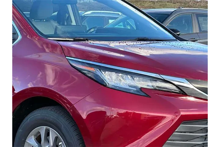 $32959 : Toyota Sienna 2021 LE 8-Pass image 7