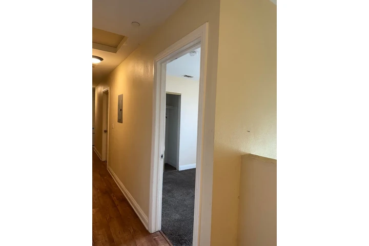 $800 : Cuarto en Renta image 6