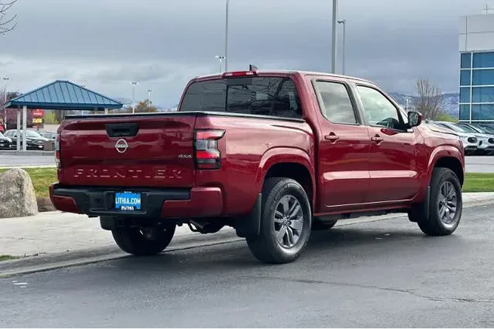 $38995 : Nissan Frontier 2025 4x4 S 4 image 2