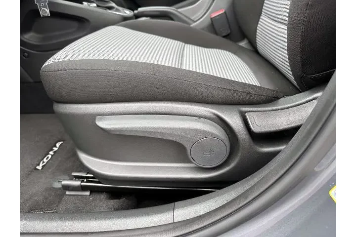 $18888 : Hyundai KONA 2023 AWD SE 4dr image 10