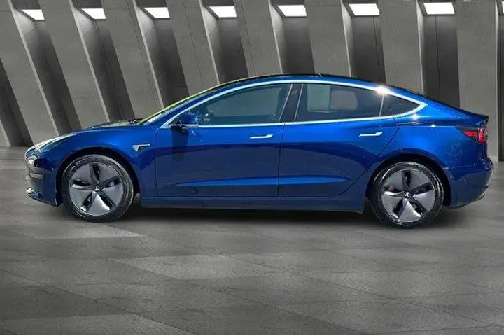 $22900 : Tesla Model 3 2018 Mid Range image 8