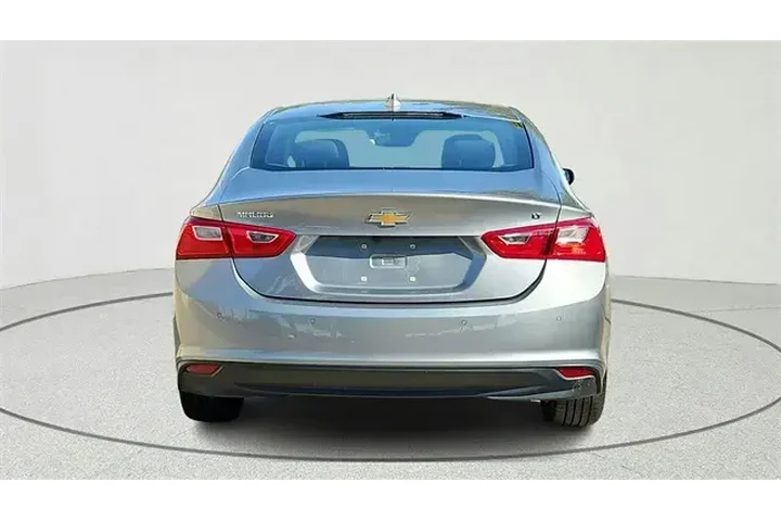 $19788 : Chevrolet Malibu 2024 LT 4dr image 4