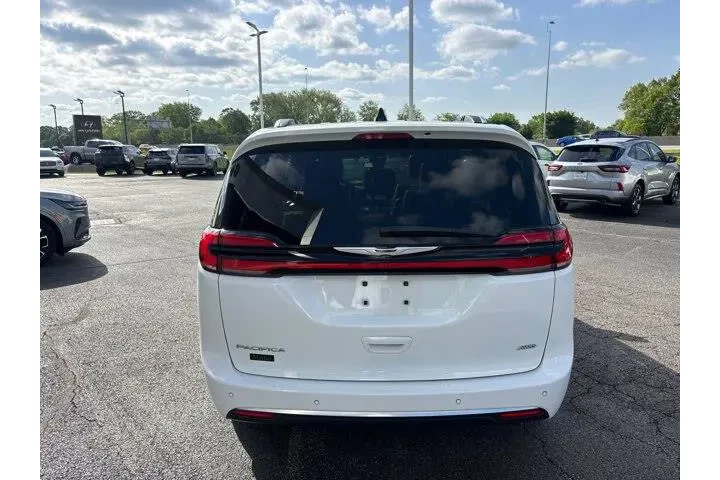 $39985 : Chrysler Pacifica 2024 AWD P image 6