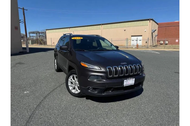 2014 Cherokee Latitude image 3
