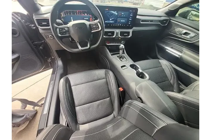 $33998 : Ford Mustang 2024 EcoBoost 2 image 9