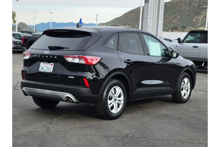 $15813 : Ford Escape 2020 S 4dr SUV image 2