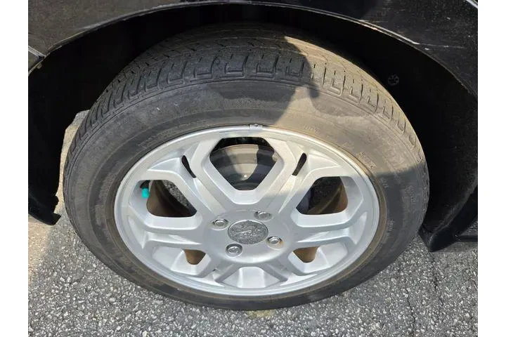 $7991 : Ford Focus 2008 SES 4dr Seda image 8