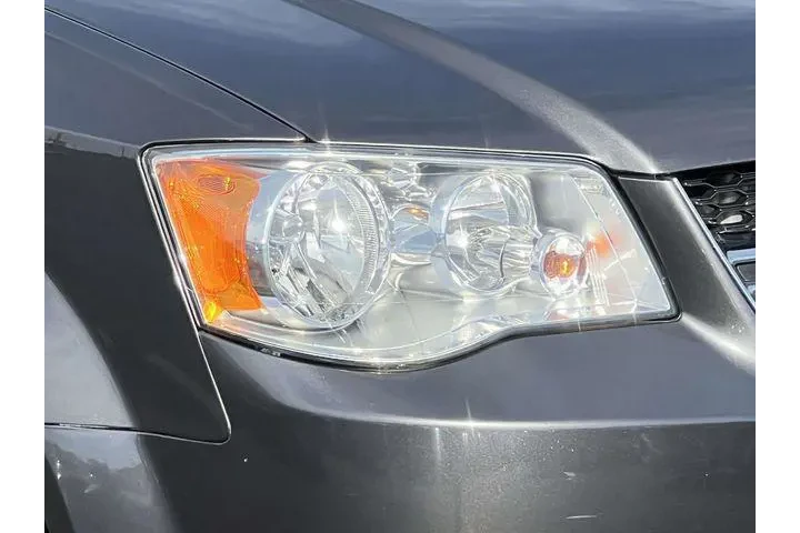 $13499 : Dodge Grand Caravan 2017 SE image 8